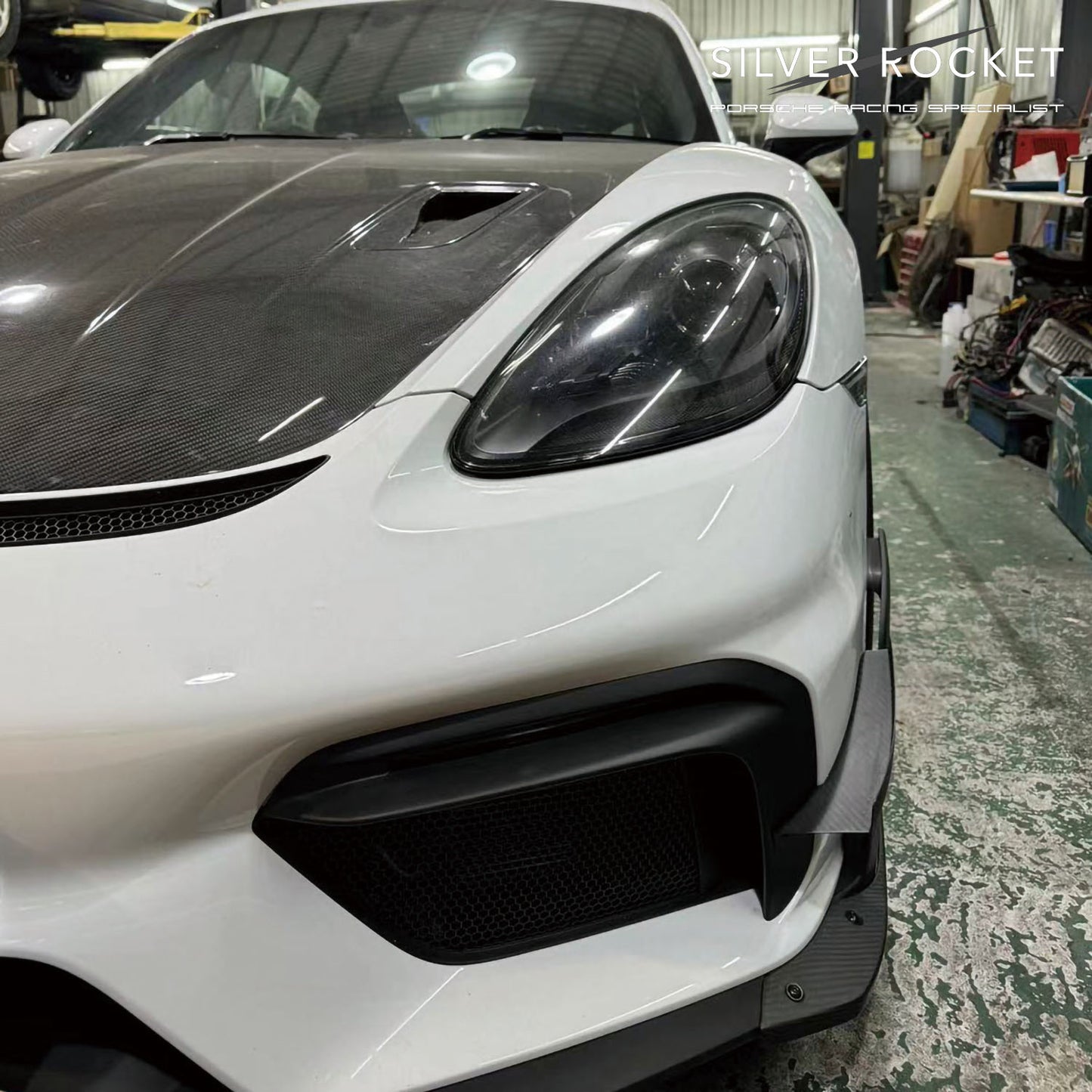 SilverRocket DRY CARBON FIBER CLUBSPORT DIVE PLANE & LOWER SIDE SPOILER [PORSCHE 718 GT4 / RS]